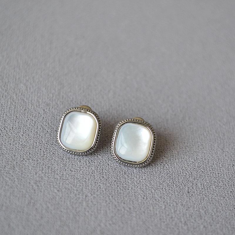 

Японские ретро-серьги с перламутровым покрытием, квадратной формы, с платиновым покрытием и иглой из серебра 925 пробы