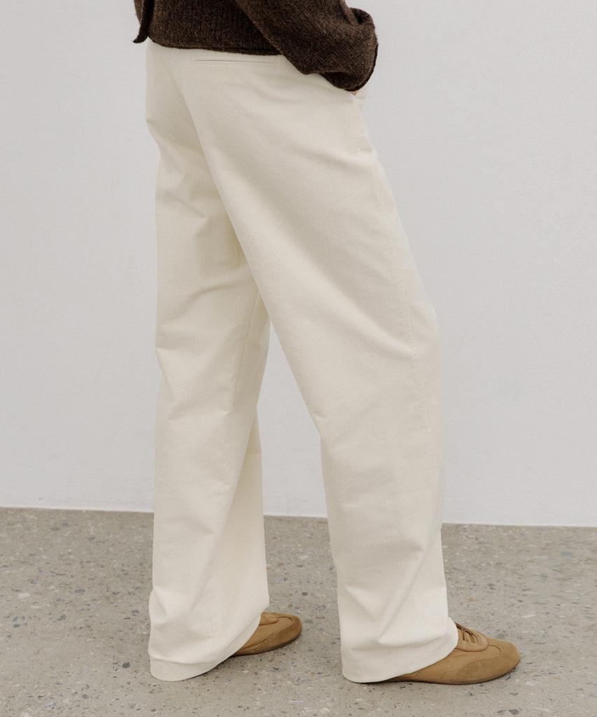 OCTETTE Curved Corduroy Pants_Cream