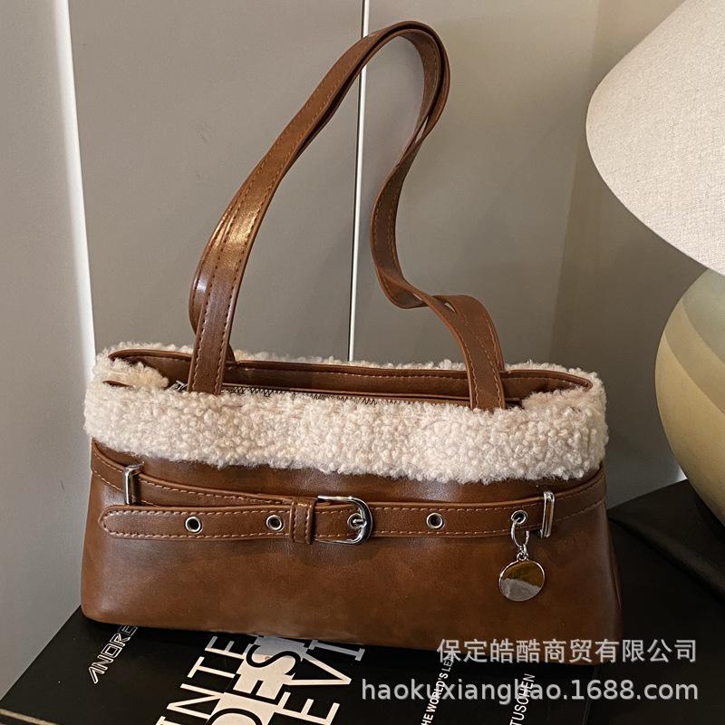 2025 new retro premium sense simple commuter baguette bag large capacity niche design fashionable shoulder armpit bag