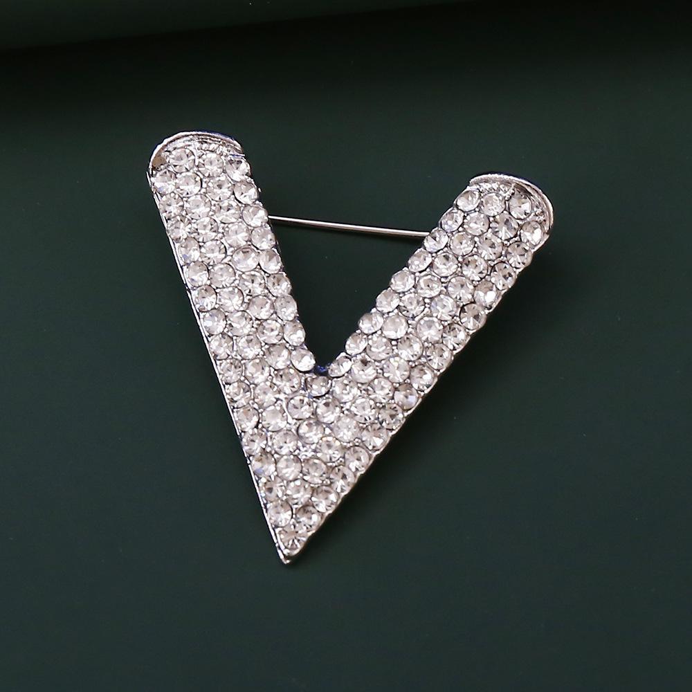 Brooch Women's New Korean Version V-shaped Simple Anti-light, Small Pin Suit Coat Shirt Fixed Accessories 2026