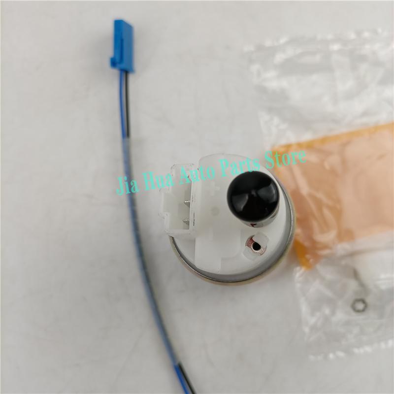 15200-93J01 15200-98J00 Fuel Pump For Suzuki Outboard Motor DF70 DF80 DF90 DF100 DF115 DF140 2001 - 2014 1520090J00 1520090J10