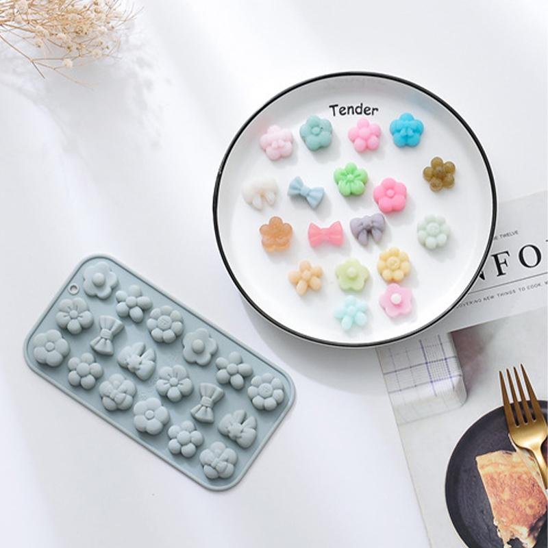 18Cavities Flower Bow Tie Silicone Chocolate Molds DIY Pudding Biscuit Pastry Dessert Fondant Candle Cake Mold Baking Tools