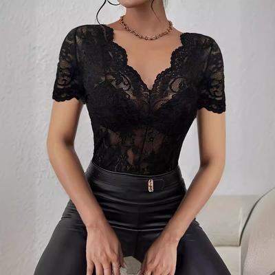 Women's Elegant Scalloped V-Neck Solid Colour Lace Sexy Slim Slim T-Shirt