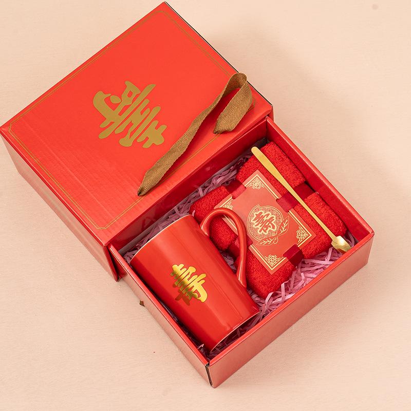 Creative Chinese Longevity Banquet Gift Box: Exquisite Ceramic Cup for Elderly Birthday Celebrations