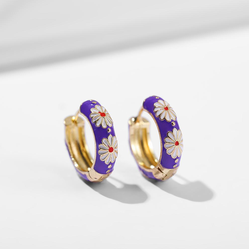 Vintage Emaille Blumen Süße Huggies Creolen für Damen Klassisch Bunt Gravierter Runder Kreis Ohrstecker Retro Brincos
