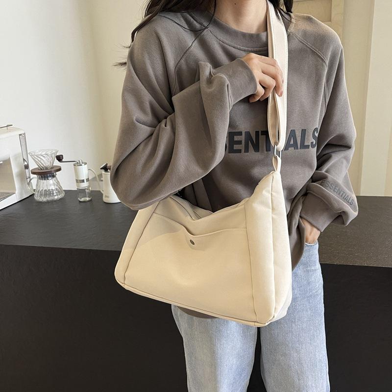 2025 New Shoulder Underarm Bag Women's Bag Trendy Versatile Simple Fashion Korean Version Large Capacity Messenger Canvas Bag