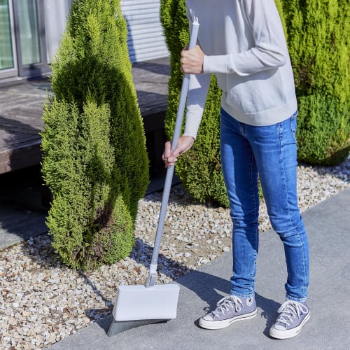 Nihon Clean Tech STAND. Freestanding Broom L, Light Gray, 25cm Wide, 130cm Long, Standing Broom for Entryways, Garages, and Warehouses