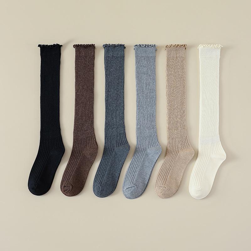 Frühlings- und Herbst-Holz-Ohr Manschette Lange Socken, Kniehohe Strümpfe für Damen mit Spitzenbesatz, Schöne Beinstrümpfe für Damen mit Spitzenbesatz.