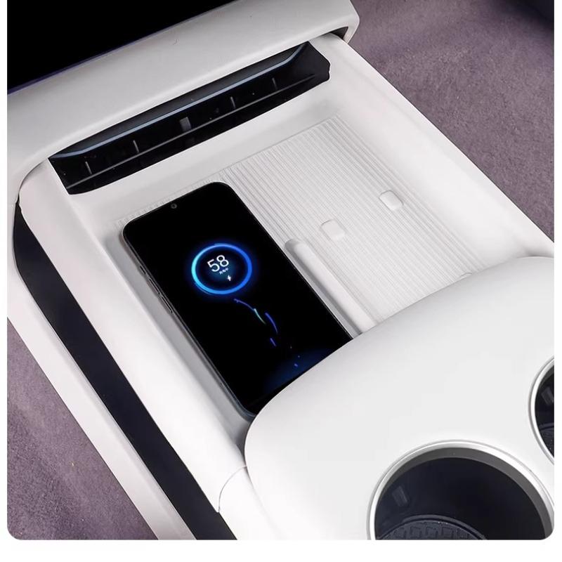 For Avatr 06 Wireless Charging Pad Central Control Panel Pad Interior Non-slip Protective Silicone Pad Accessories Supplies