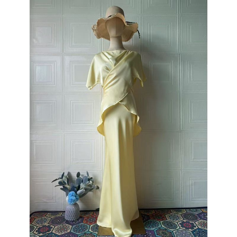 

Европейский и американский летний новый сексуальный темперамент с коротким рукавом на шнуровке топ комплекты юбок комплект из топа и юбки Light yellow XXL