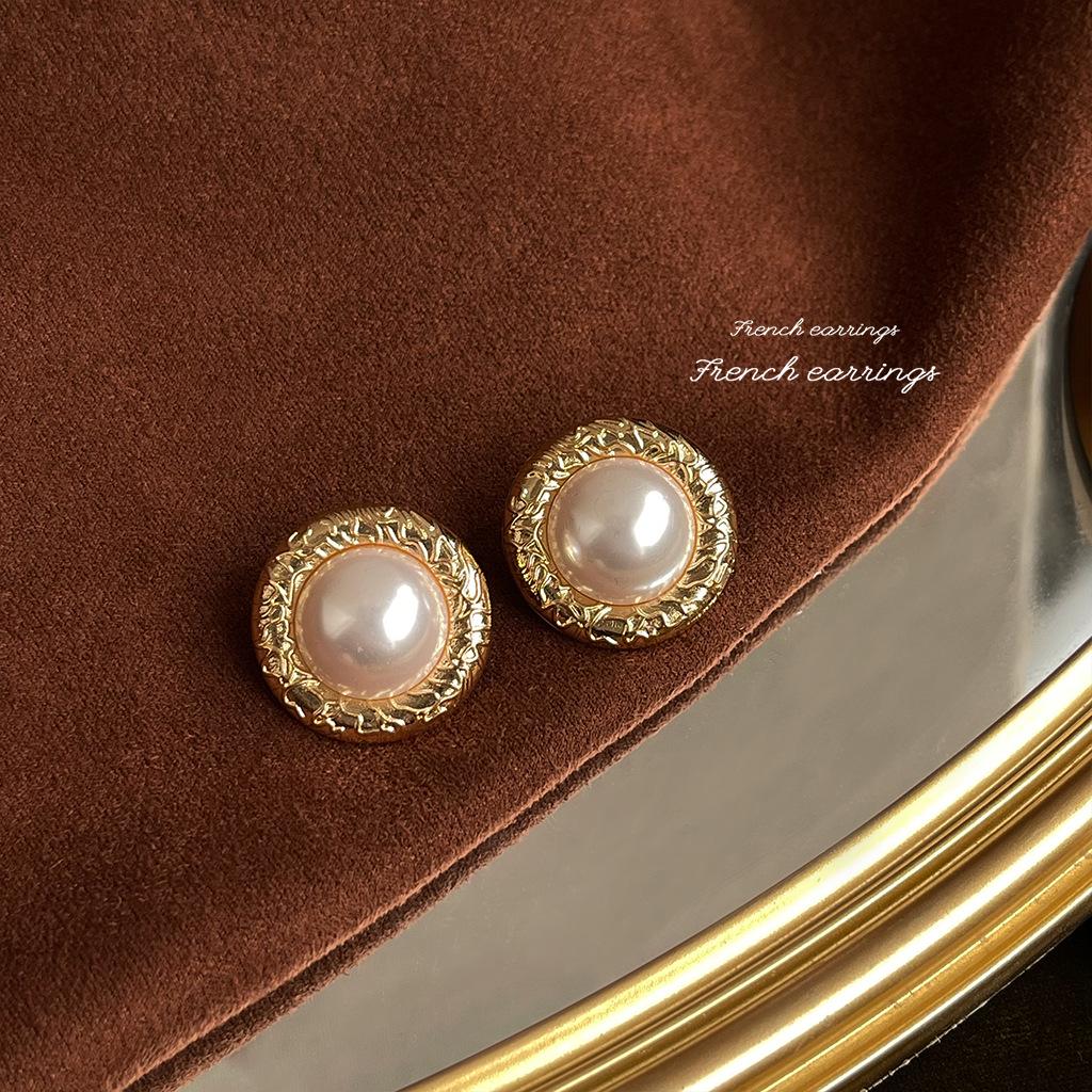 Chinese-Inspired Elegant 925 Silver Stud Earrings with Exaggerated Design