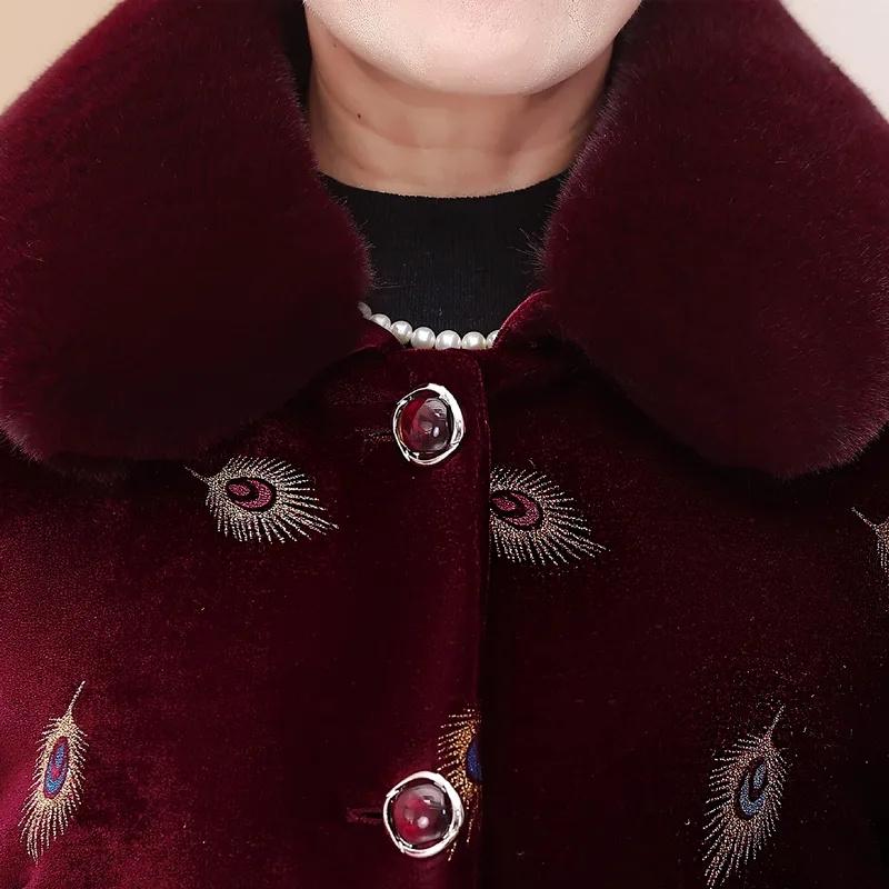 Vyšívat zimní oblečení Středně dlouhé tlusté bavlněné oblečení Dámská bunda s bavlněnou vložkou Parka s kožešinovým límcem ze zlatého sametu po babičce