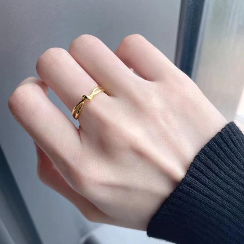 Minimalist Adjustable Geometric Open Ring: Knotted Design for Index Finger in Cold Style