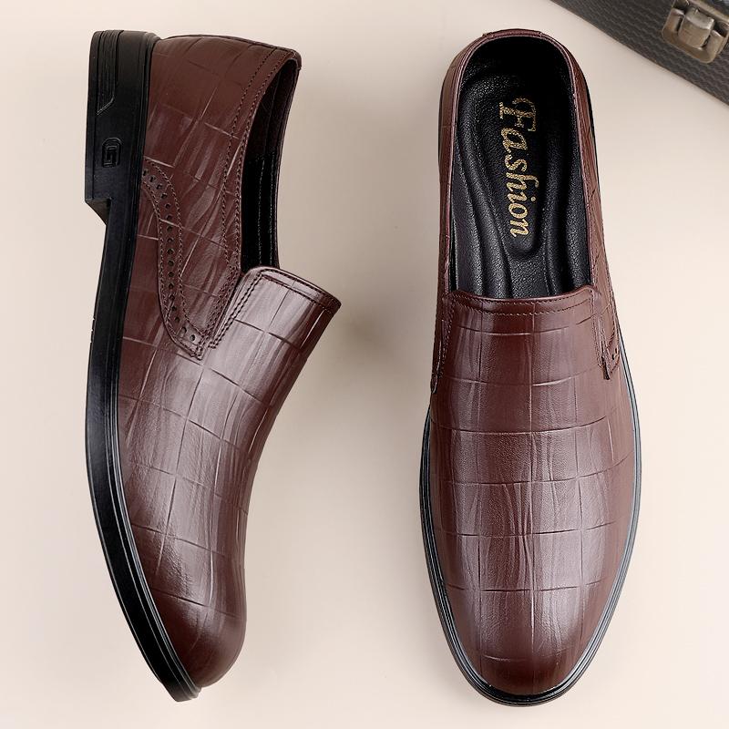 Fashion Solid Color Leather Men Casual Shoes New Designer Dress Shoes Fashion British Business Loafers Genuine Leather Man Oxford Shoes