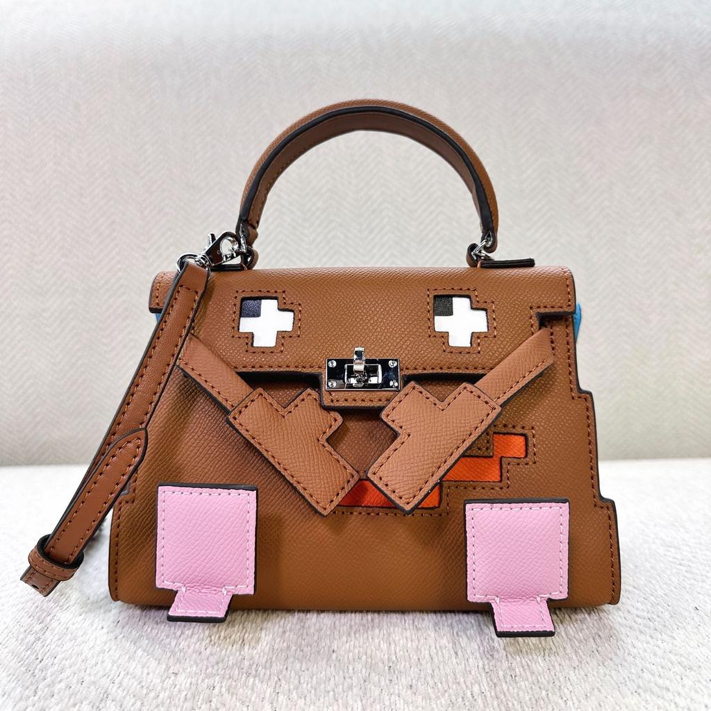 2025 Nová mozaiková taška na panenky z pravé kůže, malá monstrózní taška, módní a roztomilá kabelka přes rameno pro ženy