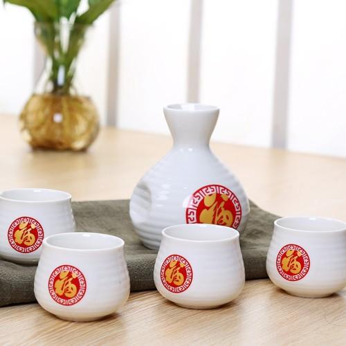 Japanese Style Sake Set Creative Ceramic Wine Set One Pot Four Cups Soju Bottle Cup for Restaurant Household Bar Accessories New