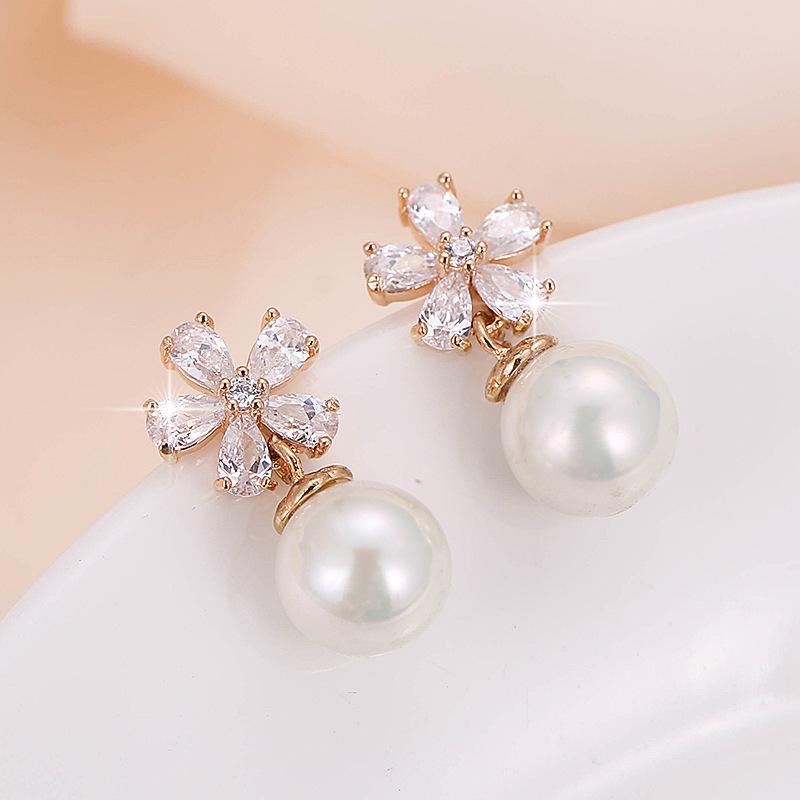European Retro Diamond-Inlaid Pearl Pendant Stud Earrings for Women - Elegant and Fashionable Jewelry