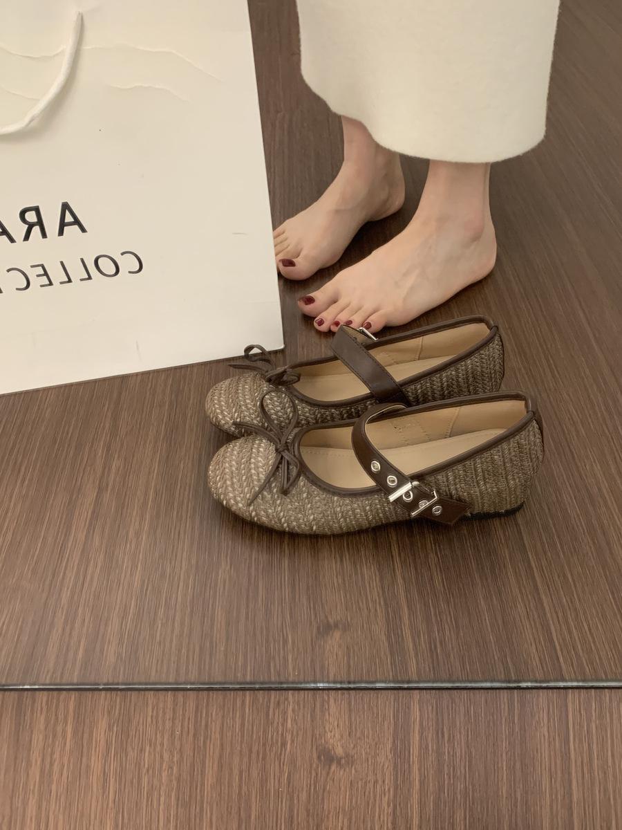 

Ночной ветер усиливающий тканые одинарные туфли женские туфли пряжка на одном слове с круглым носком туфли Мэри Джейн туфли-балетки с бантом 40 темно-коричневого