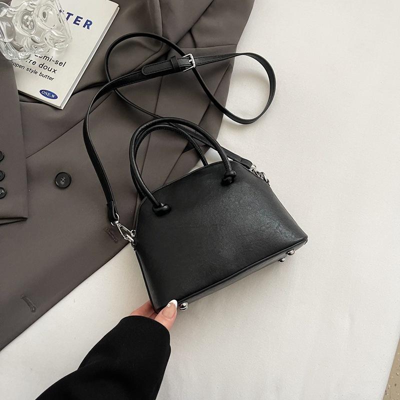 

Niche light luxury portable shell bag women s new high-end retro fashion shoulder messenger bag