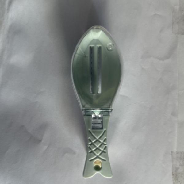 1Pc Manual Fish Scaler (ABS) with Lid - Small Household Kitchen Tool