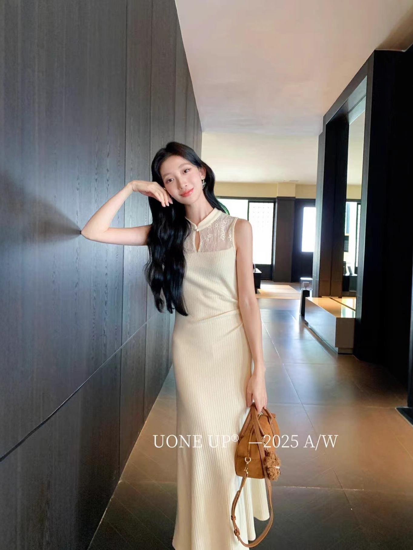 

Autumn 2025 Elegant Sleeveless Cheongsam Dress - Chinese Retro Style, Waist-Slimming Medium абрикосовий