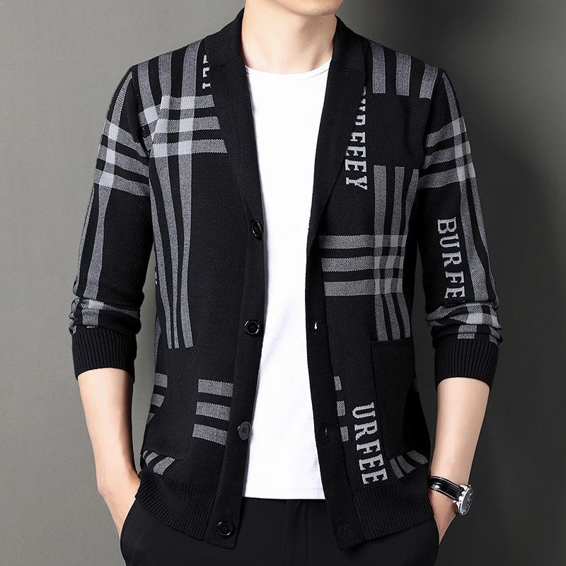 

Весна и осень Новый кардиган Мужская мода Повседневный трикотаж Цветовой подбор Длинный рукав Топ Корейский стиль Модная мужская одежда XXXXL