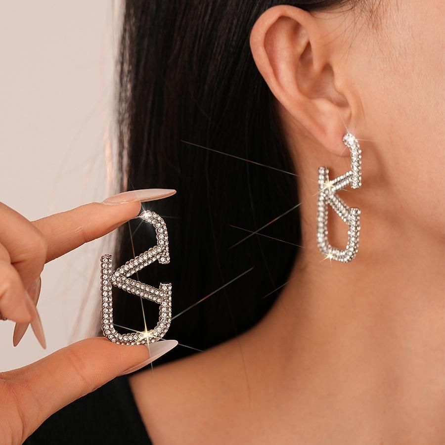 Coco Style Rhinestone V Letter Sterling Silver Stud Earrings - Elegant High-End Design for Women