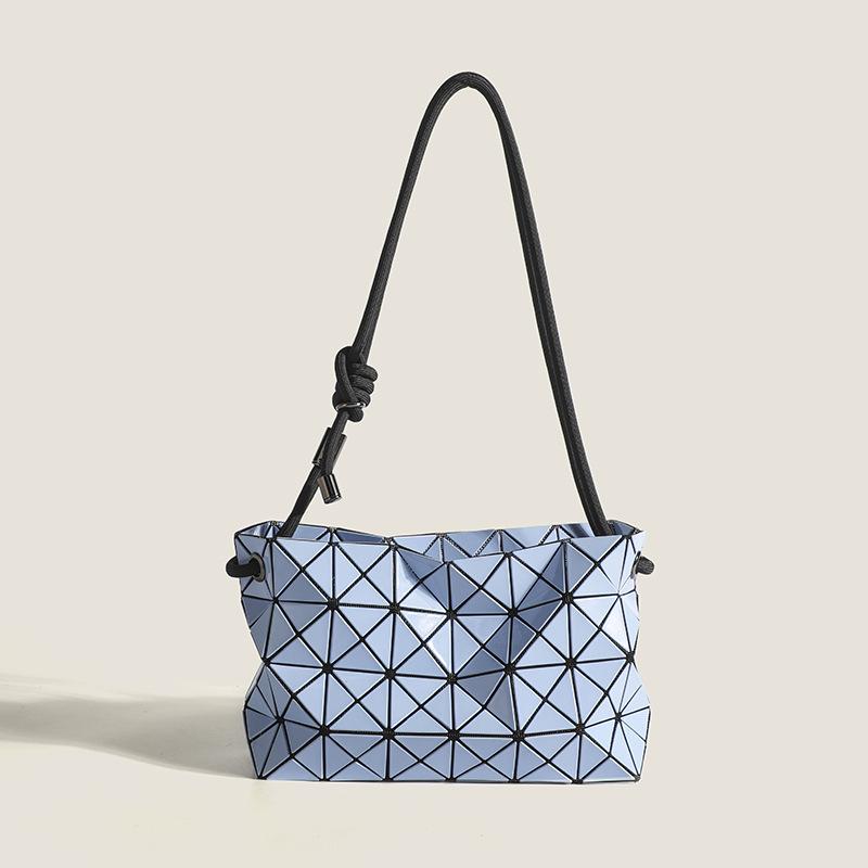 2026 Trendy Geometric Rhombus Women's Shoulder Bag: Fashionable, Simple Drawstring Design
