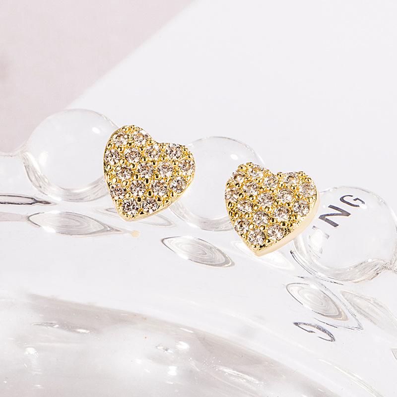 Flash Diamond Love Hear Stud Earrings Small Niche Earrings for Women