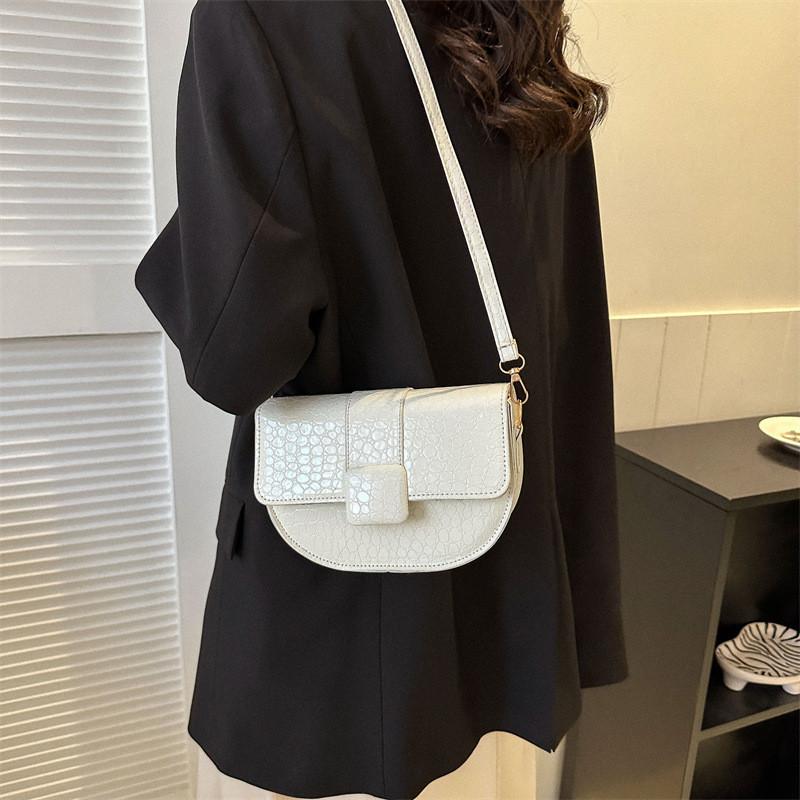 Stylish Pu Leather Saddle Bag For Women Trendy Street Style Crossbody Bag 2023