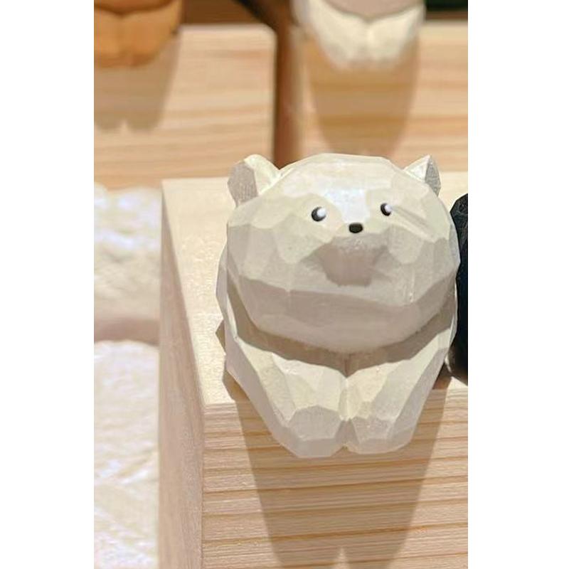 Solid Wood Hand-carved Cute Bear Desktop Ornaments For Bedroom And Living Room Entrance Decoration Ornaments Can Be Used As Gift
