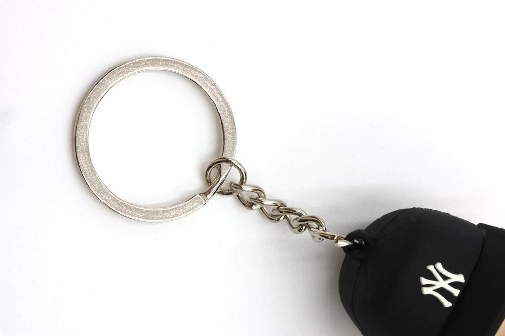 Major League Baseball MLB-KEY18 Yankees Free Keychain