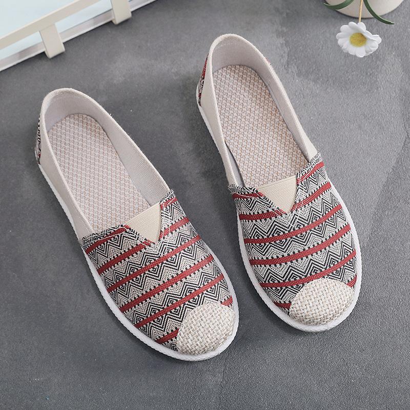 One pedal lazy fisherman shoes women's summer old Beijing cloth shoes middle-aged and elderly mother flat canvas casual shoes