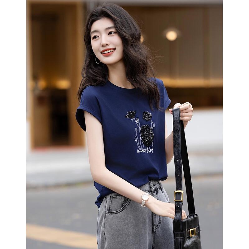 Женская летняя приталенная футболка De Mana с вышивкой пайетками M