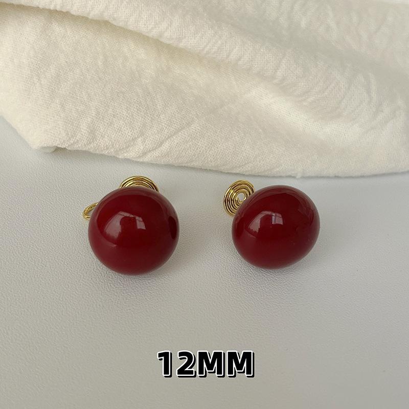 Wine red pearl mosquito coil disc ear clips, no ear piercings, painless earrings, simple and fashionable commuter temperament stud earrings
