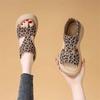 Dámské retro sandály s leopardím potiskem na silné podrážce - Luxusní plážové boty s oboustranným zadním páskem (Léto 2025)