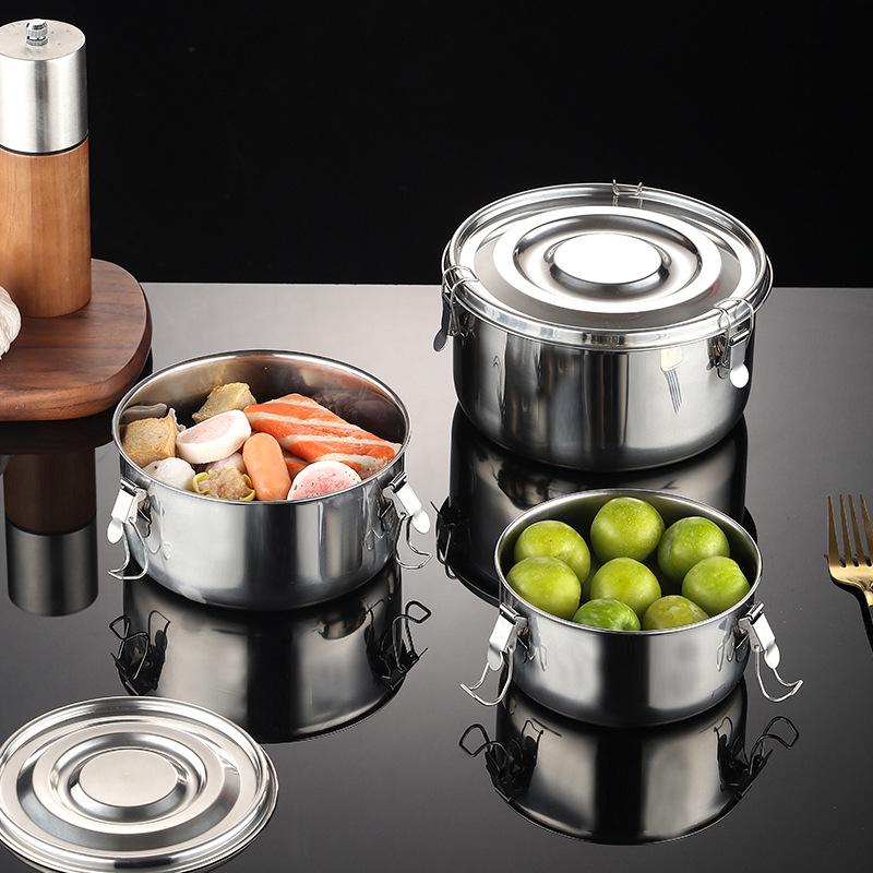Stainless Steel Fresh-Keeping Refrigerator Storage Box with Sealed Lid for Fruit and Bento Portions.