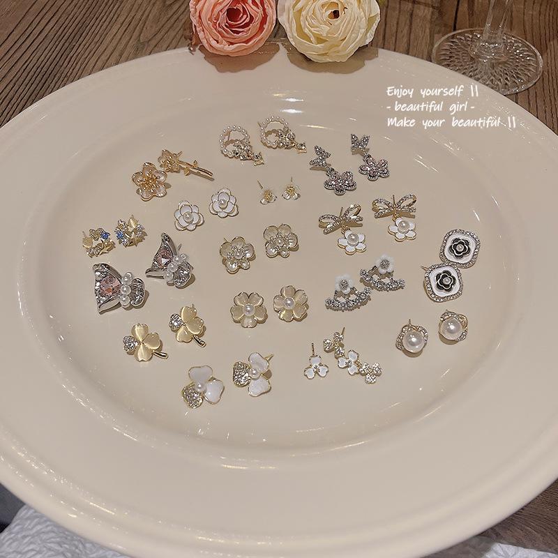 S925 Silver Needle Korean Floral Earrings: Versatile Pearl Design with Trendy Forest-Inspired Style