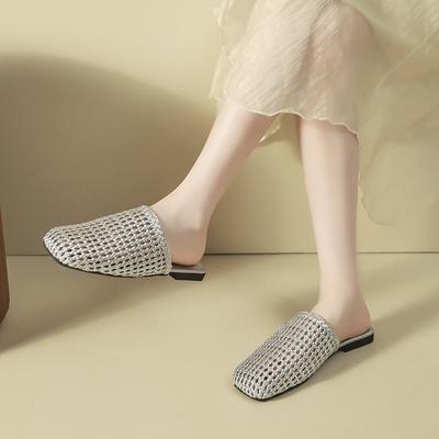 Silberne Oberbekleidung hohle gewebte Tasche Kopf Halbschuhe Damen Sommer 2025 neue vielseitige Internet-Berühmtheit flache coole Hausschuhe
