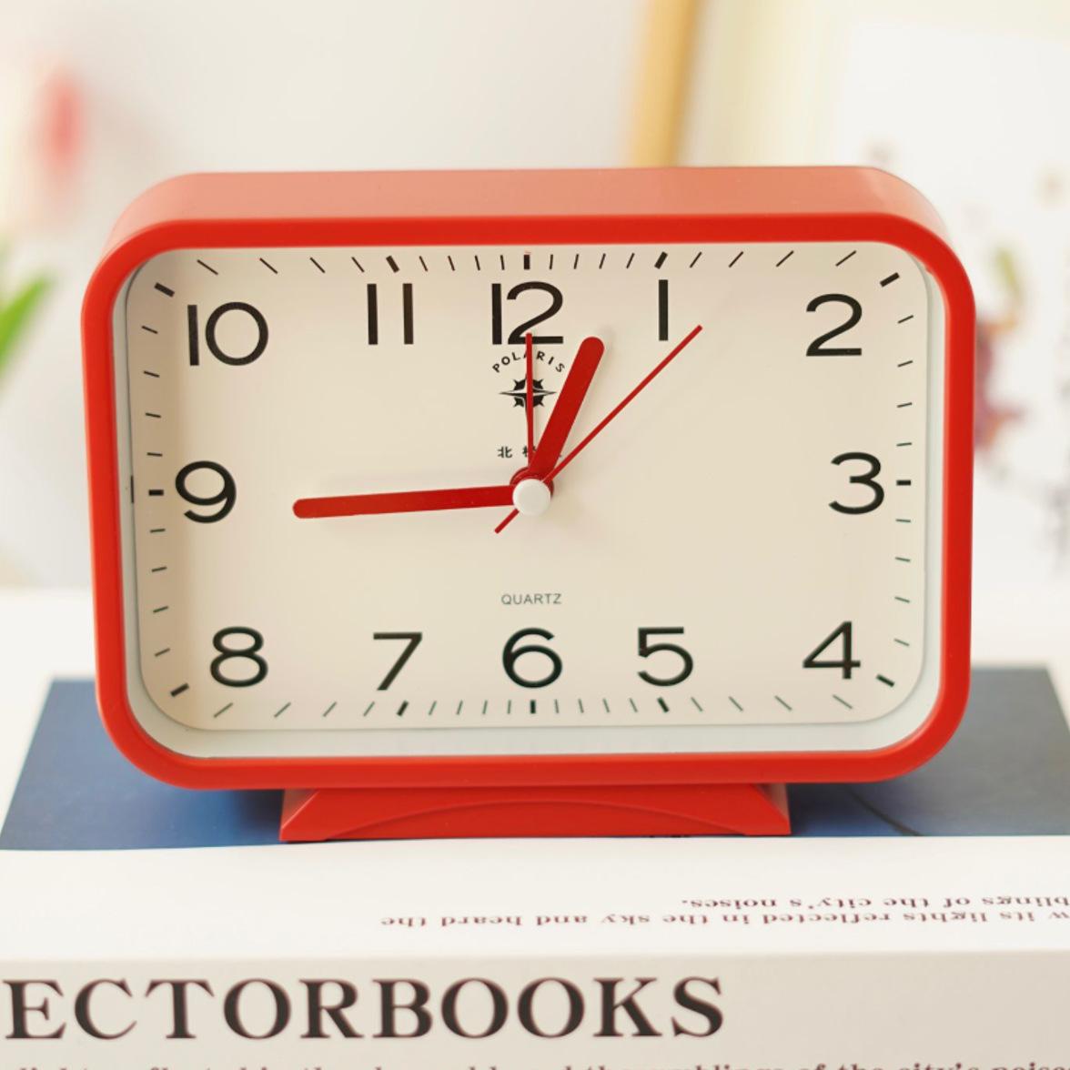 

Polaris Великий Цифровий Безшумний Будильник Студентський Літній Дім Настільний Годинник Сучасний Простий Годинник для Спальні на Тумбочку