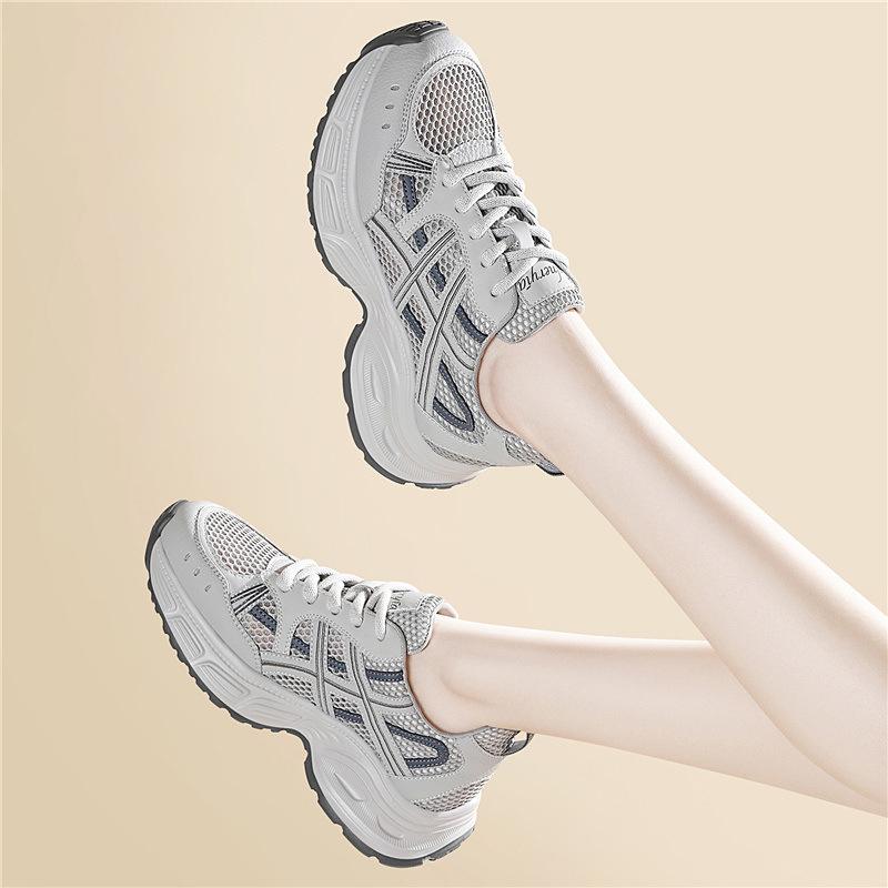 Douyin beliebt Retro lässige Sportschuhe erhöht und vielseitig tägliche einzelne Schuhe grau Damen Mesh Plateau Dad Shoes