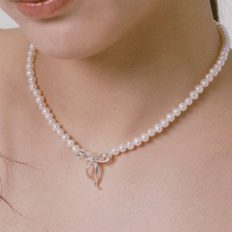 Nuavo Ribbon Tie Pearls