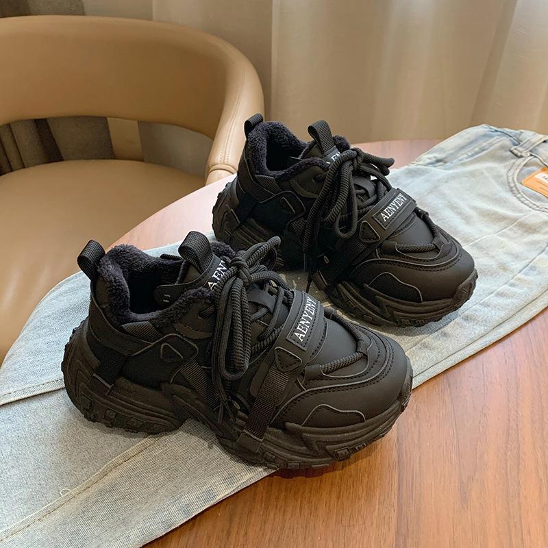 

Корейская новая бархатная обувь для папы для женщин 2024 года - зимние повседневные кроссовки на толстой подошве для студентов FB9905-2 38 чёрный