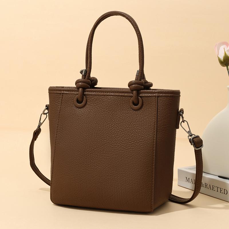 

Вместительная сумка из мягкой ПУ кожи 2025 Новая сумка кроссбоди через плечо Однотонная повседневная женская сумка-тоут Роскошные дизайнерские сумки кофейный