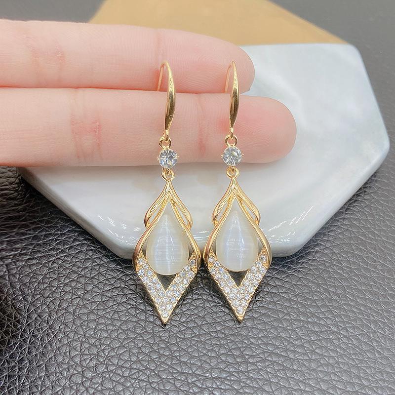 2023 Trendy S925 Sterling Silver Rhombus Cat s Eye Stud Earrings - Fashionable Fairy Ear Hooks
