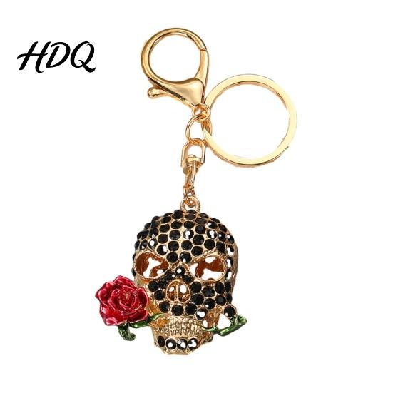 Gothic Skull Keychain Holding Rose Rhinestone for Halloween Skeleton Halloween Head Key Ring Chain Accessory Handbags Backpacks Zinc Alloy Ring
