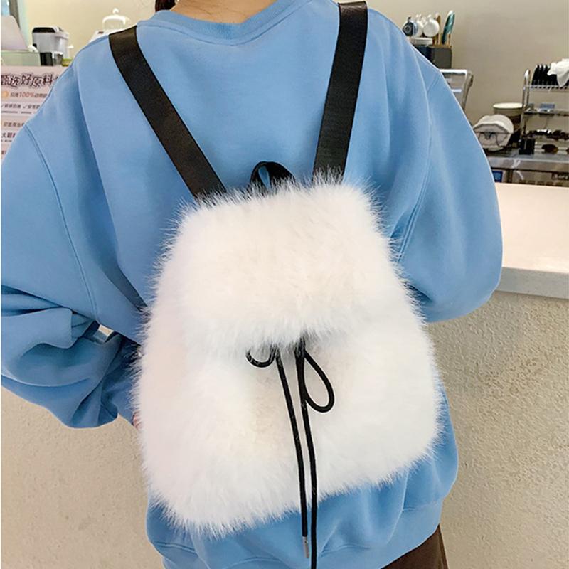 Winter Niedlich Plüsch Lässige Rucksäcke Mode Exquisit Große Kapazität Umhängetasche Einfach Trendy Tragbar Damenrucksack