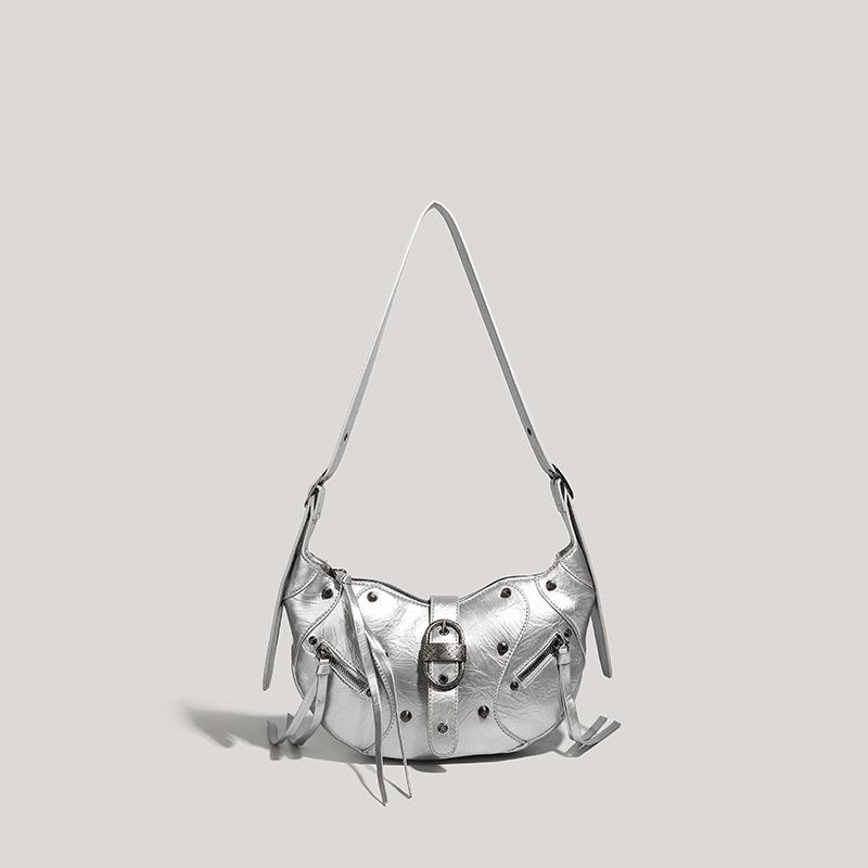 Oil wax leather bag autumn and winter new high-end versatile locomotive crossbody retro armpit bag