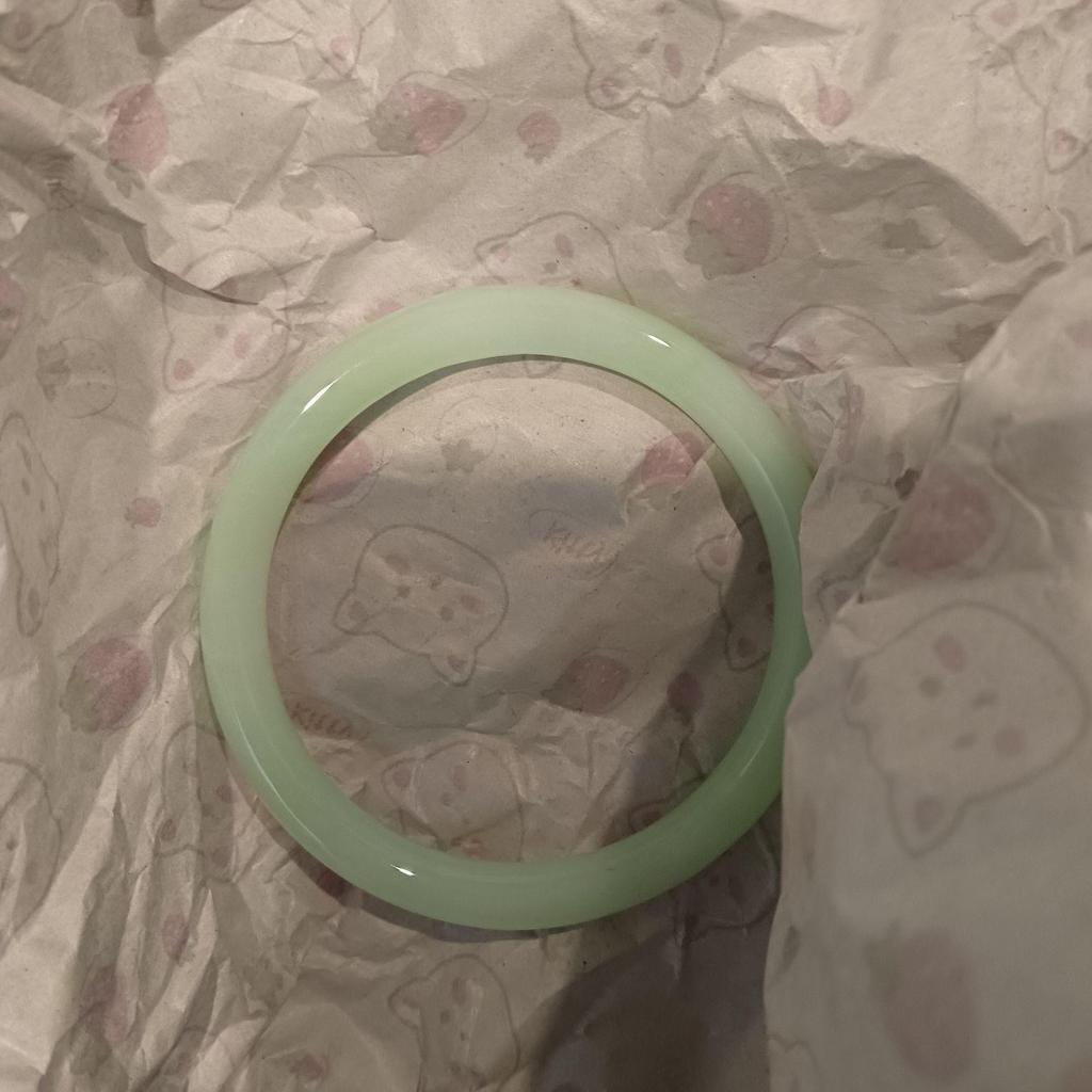 Inspirowana Xiaohongshu Chińska Stylistyka Zielona Szklana Bransoletka z Kwiatami – Świeża, Uniwersalna i Bajkowa