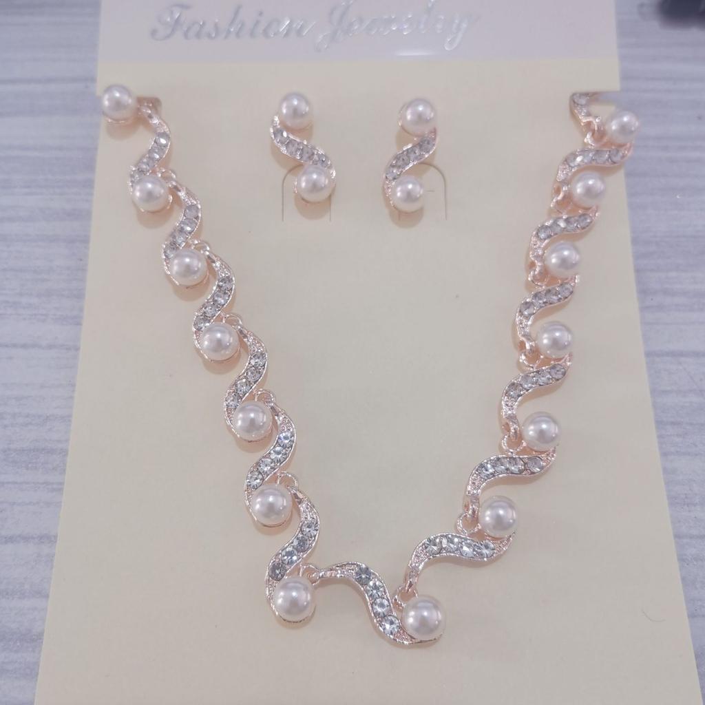 Dress Jewelry Direct Sales Necklace Earrings Two-piece Set Flower Bride Retro High-end Design Set